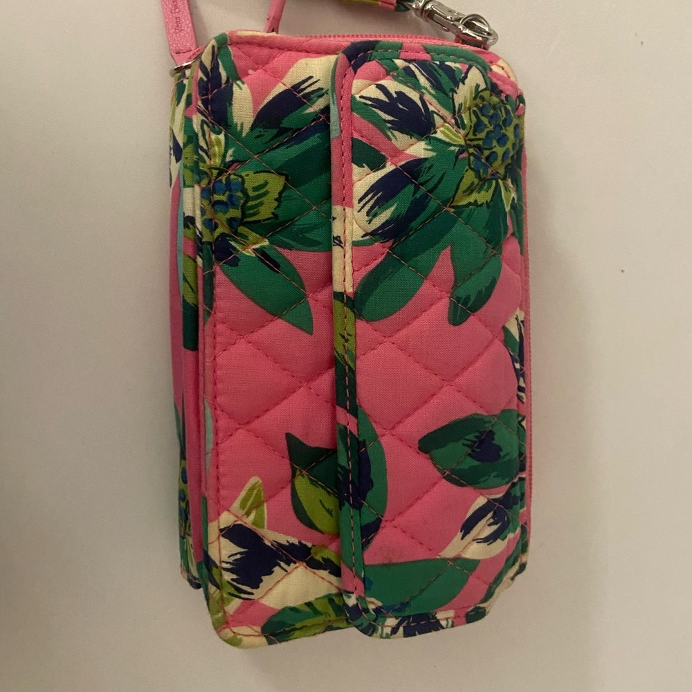 A cute Vera Bradley wristlet wallet! Barely worn, it has a lot of room!